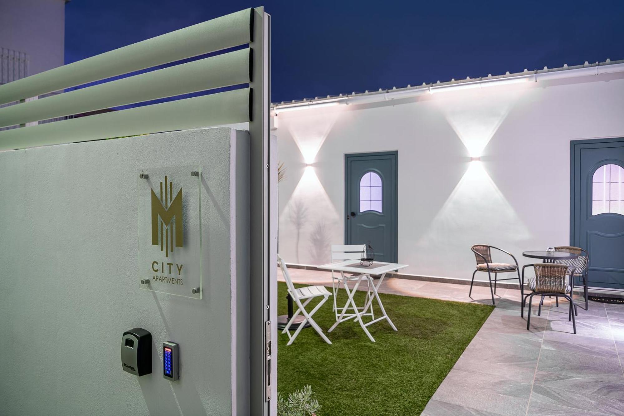 M City Apartments 100M From The Beach Chania  Exteriér fotografie